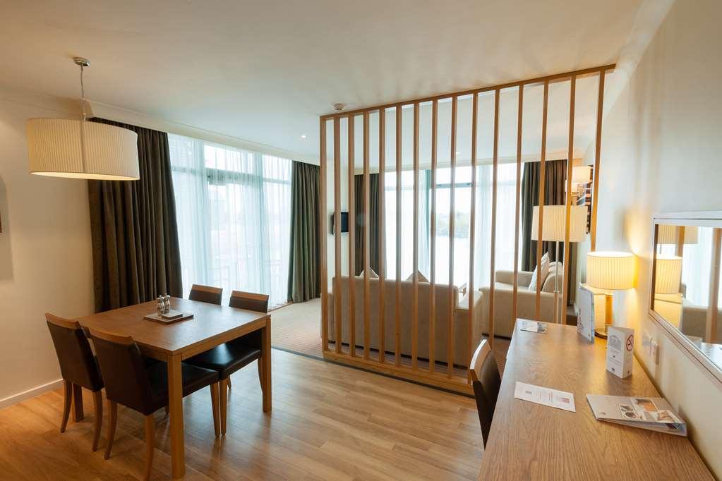 De Vere Cotswold Water Park South Cerney Pokoj fotografie