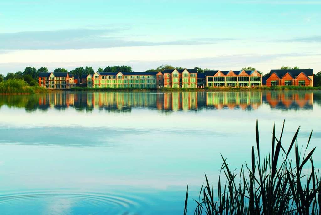 De Vere Cotswold Water Park South Cerney Exteriér fotografie